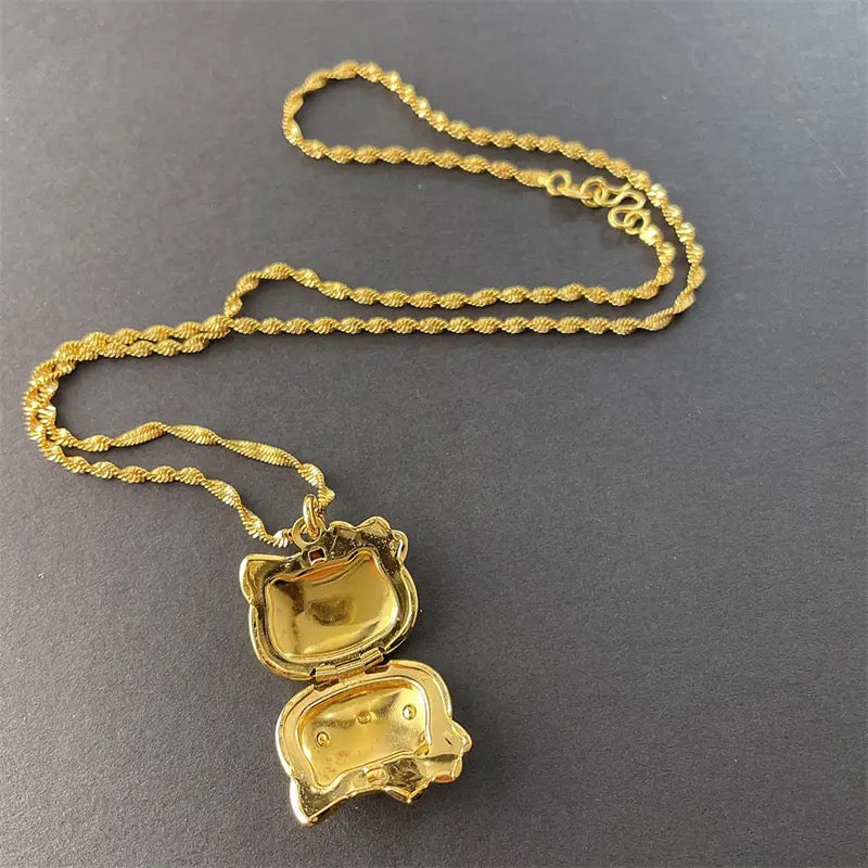 HK LOCKET IN SILVER OR GOLD