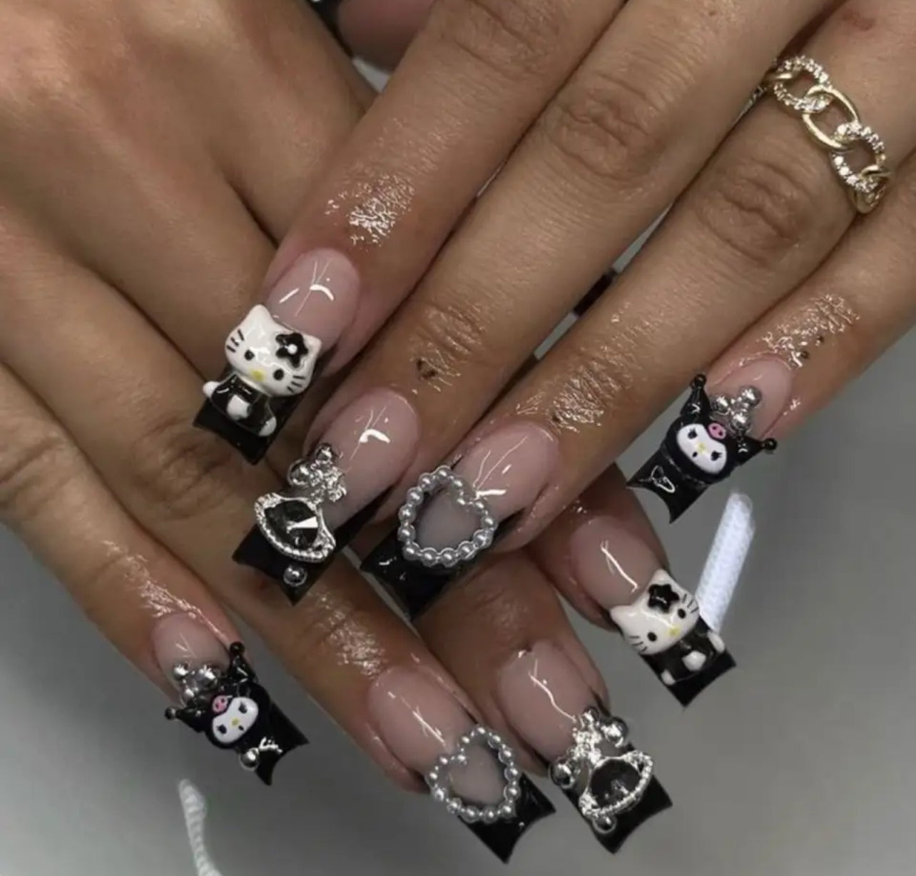 KUR BLACK PRESS ON NAILS WITH DETAILS